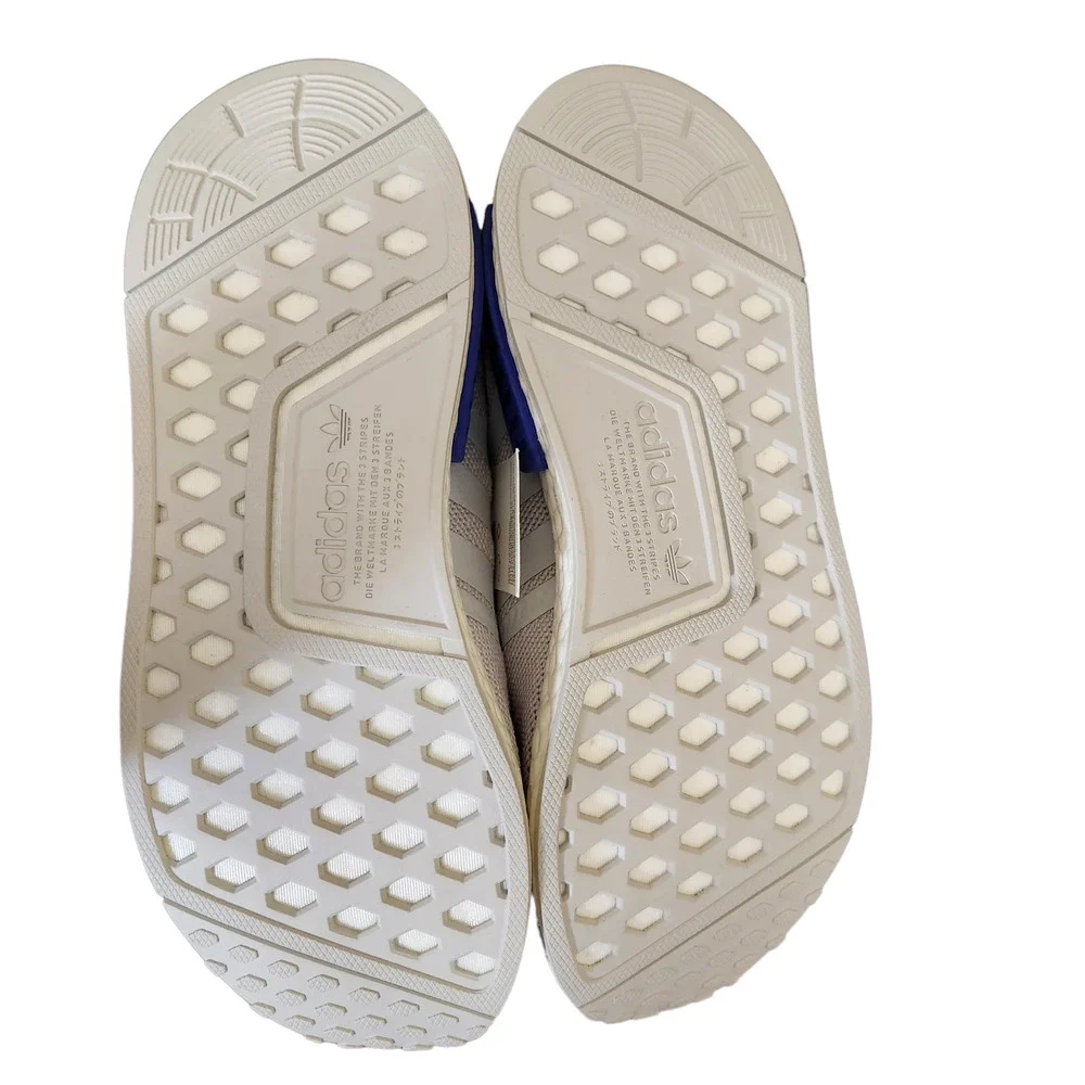 Adidas Originals NMD_R1's Running Shoe, 5 US Unisex Big Kid